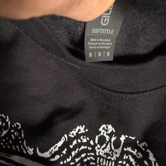 Size medium beetlejuice sweatshirt - Picture 3 of 4